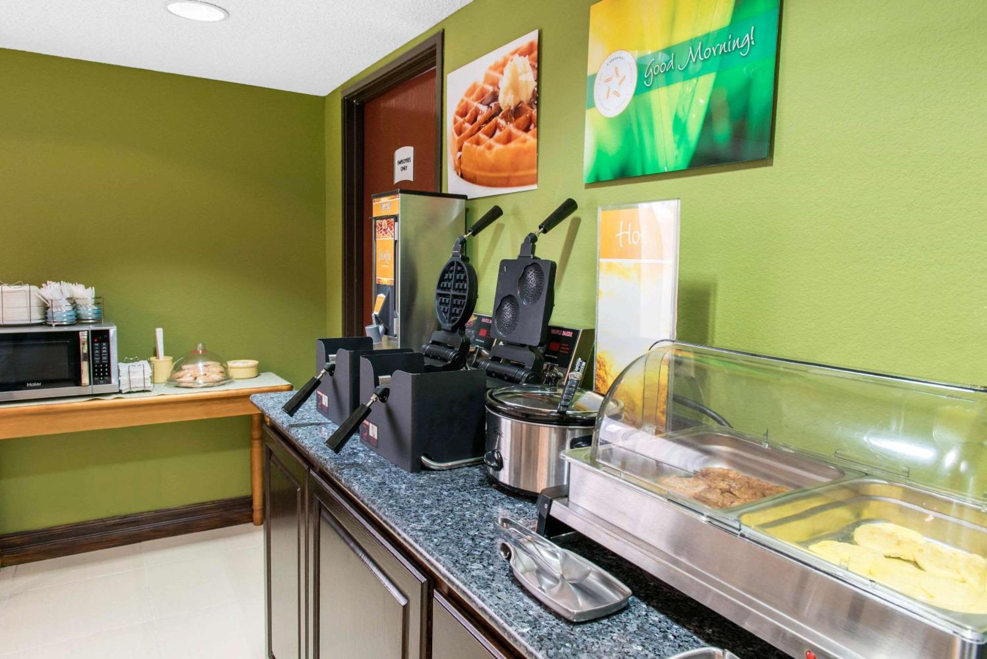 Quality Inn & Suites Anderson I-69 Eksteriør bilde